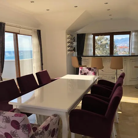 Luxury Penthouse With Fully Sea View * 마흐무틀라르